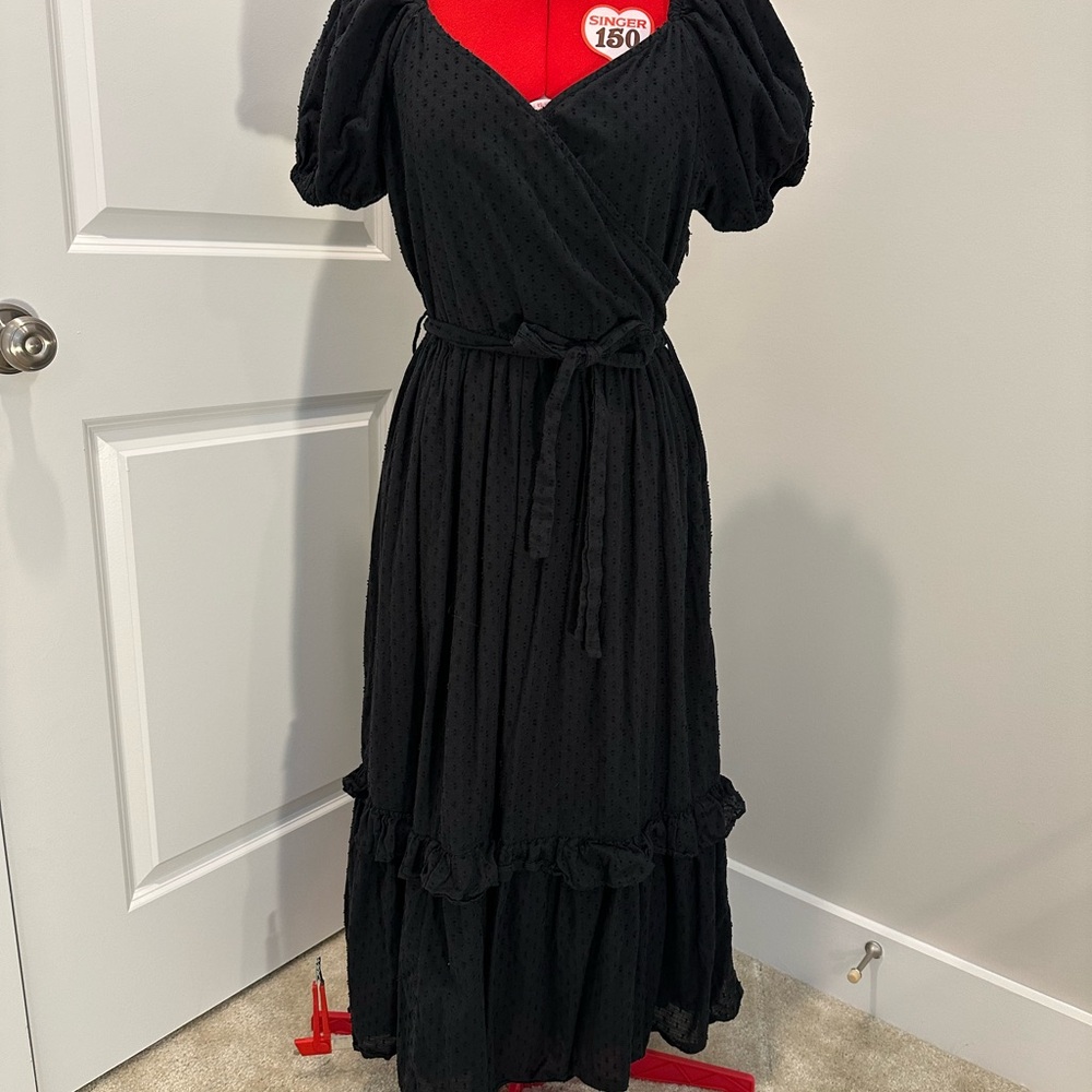 Ivy City Co - Antoinette - Black Maxi Dress